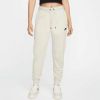 Nike Sportswear Essential Fleecebroek voor dames Light Orewood Brown/Black Dames online kopen